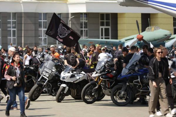 Денис Паслер дал старт фестивалю «Движение» в Екатеринбурге - Фото 3