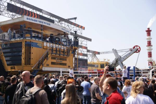 Денис Паслер дал старт фестивалю «Движение» в Екатеринбурге - Фото 4