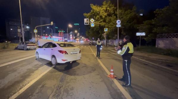 В Екатеринбурге пьяный водитель грузовика снес семь машин и травмировал шестимесячную девочку - Фото 2