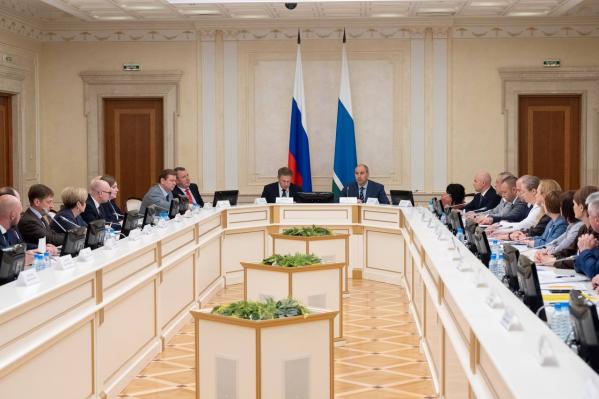 Денис Паслер показал Михаилу Мурашко ключевые медобъекты Екатеринбурга - Фото 4