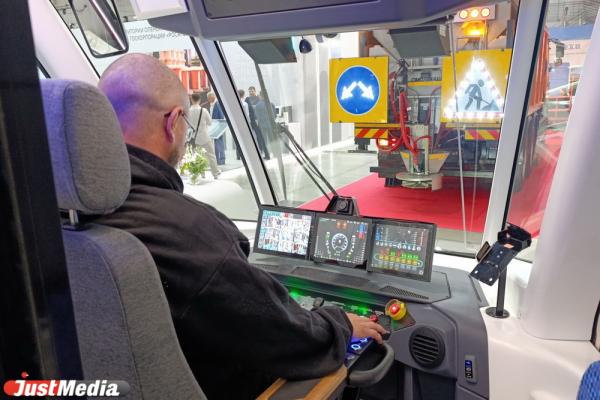 На ИННОПРОМе показали трамваи будущего и подписали соглашение о беспилотном общественном транспорте - Фото 6