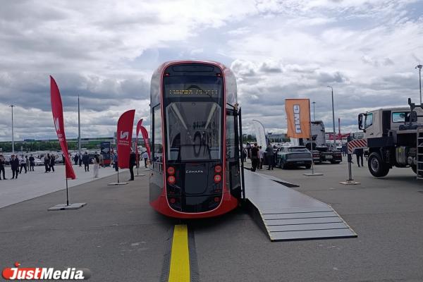 На ИННОПРОМе показали трамваи будущего и подписали соглашение о беспилотном общественном транспорте - Фото 8