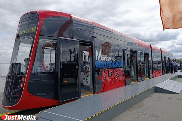 На ИННОПРОМе показали трамваи будущего и подписали соглашение о беспилотном общественном транспорте - Фото 9