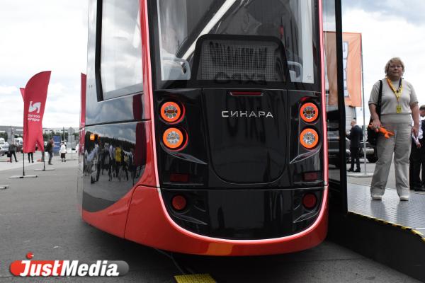 Денис Паслер подписал соглашение о строительстве в Екатеринбурге трамвайного завода - Фото 2