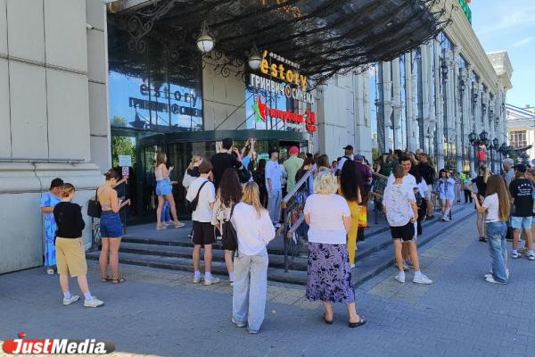 «Гринвич» после десятидневного перерыва принял первых покупателей - Фото 2