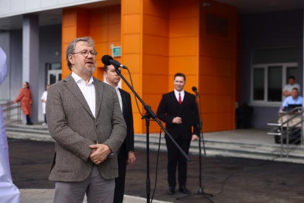 Скульптурная композиция «Счастливая семья» установлена на площадке родильного дома в Верхней Пышме - Фото 2