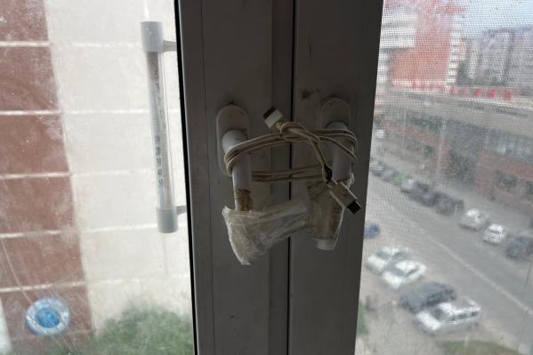 Полиция изъяла детей из семьи после падения трехлетней девочки из окна - Фото 2