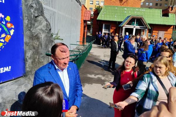 В Екатеринбурге обновили вольер для бурых медведей за 30 млн рублей - Фото 4