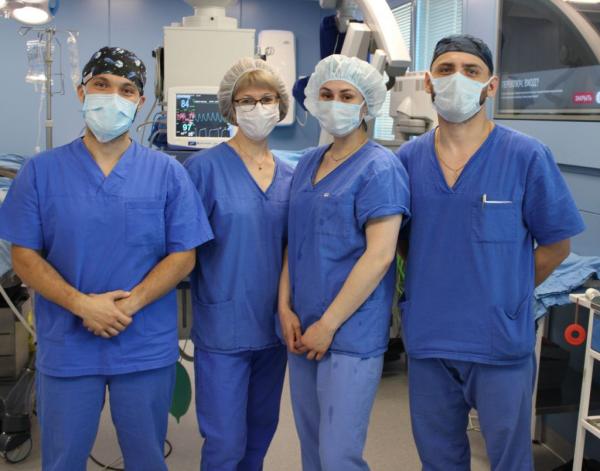  Врачи помогли 14-летней свердловчанке с Мойя-Мойя избавиться от головокружения и онемения лица  - Фото 2