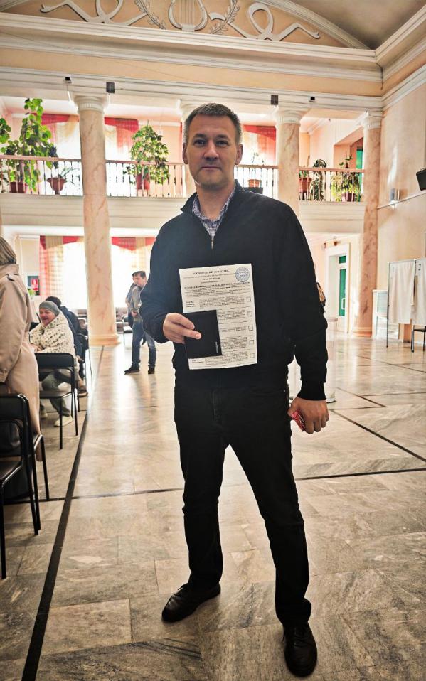 «Мне дали в руки бюллетень». Как голосуют уральские ВИПы на выборах губернатора - Фото 4