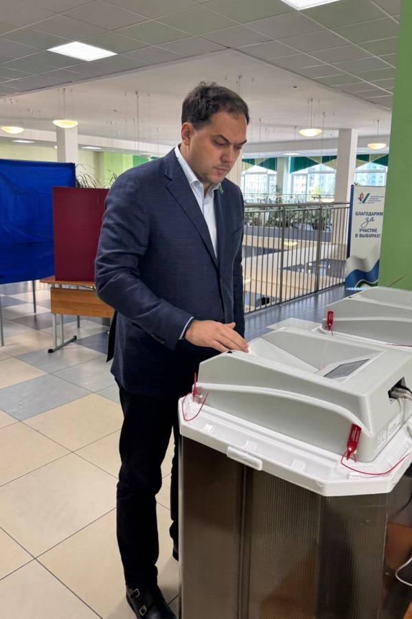 «Мне дали в руки бюллетень». Как голосуют уральские ВИПы на выборах губернатора - Фото 6