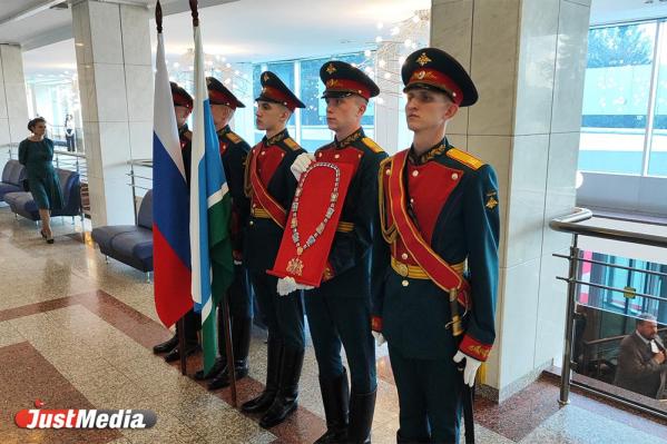 Четыре губернатора в зале, но есть нюанс. Как прошла инаугурация Дениса Паслера - Фото 4