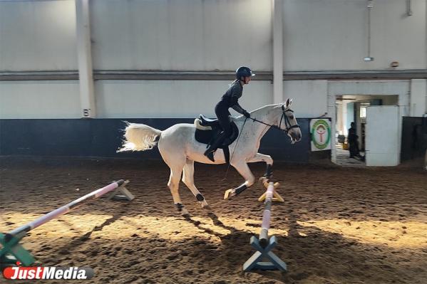 Хоккей на траве и прогулки на лошадях. Как дети из Екатеринбурга бесплатно занимаются экзотическими видами спорта - Фото 8