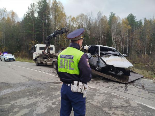 В Свердловской области водитель ВАЗа улетел в водоем. Один человек погиб - Фото 2