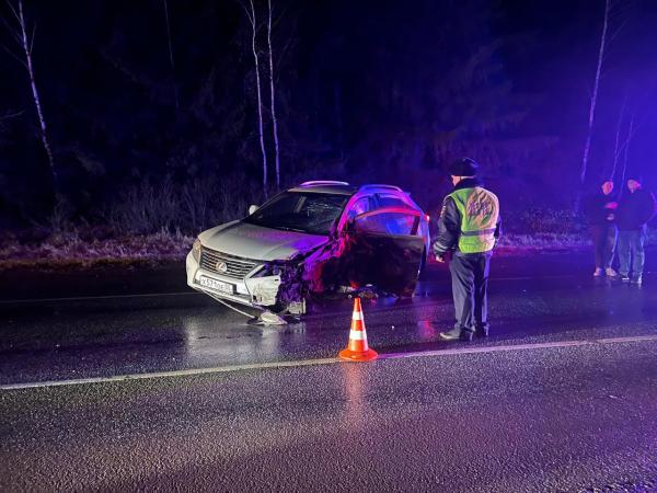 В Свердловской области в лобовом столкновении с фурой погибла семья с пятилетним ребенком из кроссовера - Фото 5
