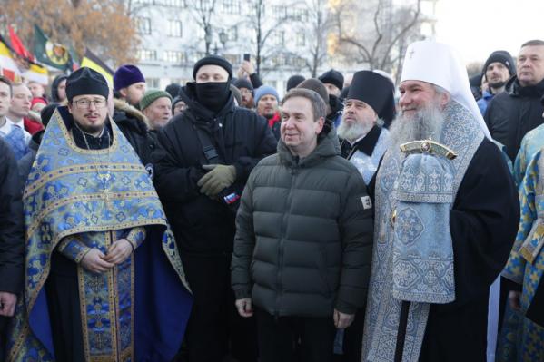Екатеринбург встретил День Казанской иконы Божьей Матери масштабным крестным ходом - Фото 3