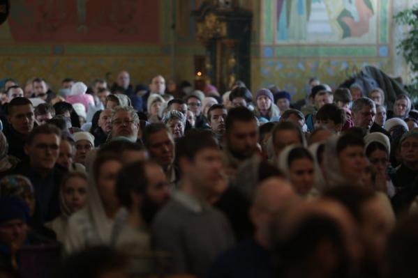 Екатеринбург встретил День Казанской иконы Божьей Матери масштабным крестным ходом - Фото 4