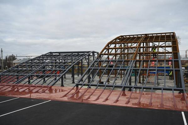 Денис Паслер проверил ход строительства самой большой в регионе трасса для занятий на BMX-велосипедах - Фото 4