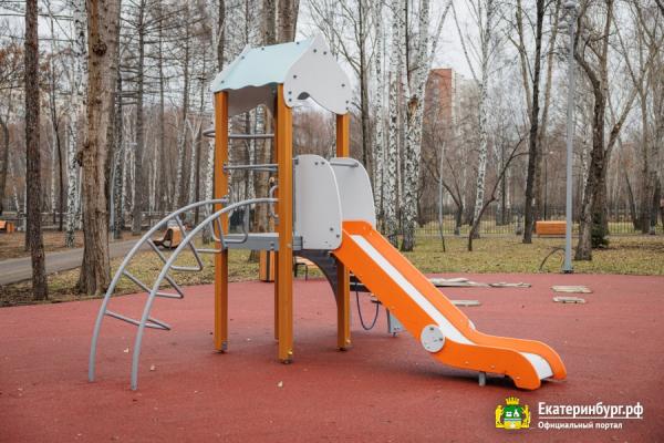 Алексей Орлов посмотрел, что уже сделали в парке 50-летия ВЛКСМ - Фото 3