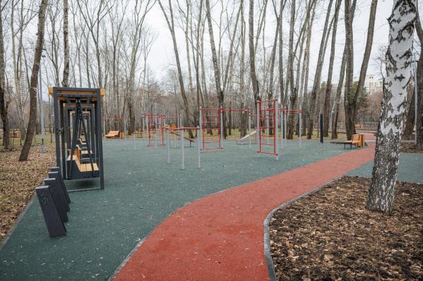 Алексей Орлов посмотрел, что уже сделали в парке 50-летия ВЛКСМ - Фото 6