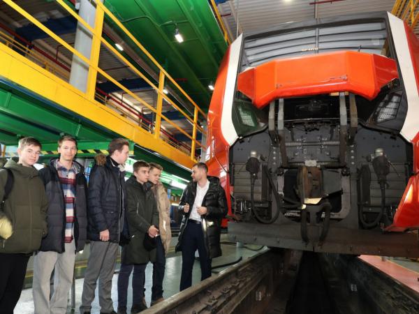 В Екатеринбурге школьнике увидели, где после рейса отдыхают «Финисты» и «Орланы» - Фото 2