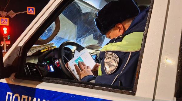 В Новоуральске водитель иномарки сбил девочку, которая, пытаясь успеть на автобус, бежала на красный - Фото 3