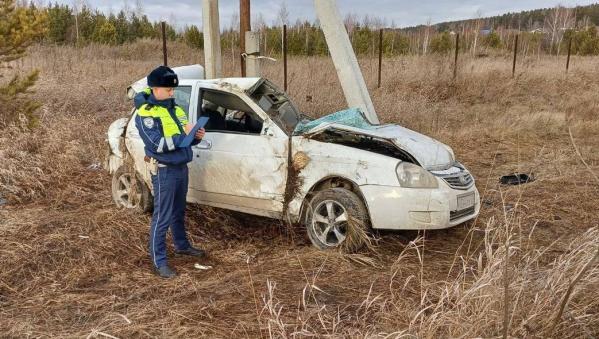 Под Арамилем пьяный водитель «Лады» перевернулся и врезался в опору ЛЭП - Фото 2