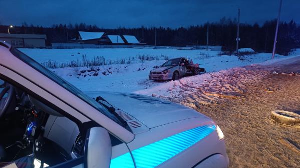 На Пермском тракте водитель «Субару» влетел в стоящую грузовую «Газель». Погибла девушка - Фото 2