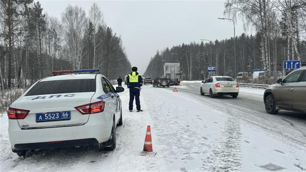 Под Невьянском в столкновении фуры с «Шевроле» пострадала 12-летняя девочка - Фото 2