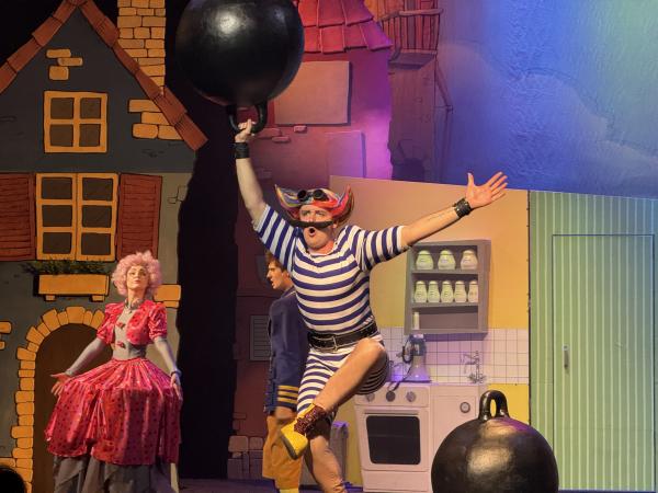 От «Щелкунчика» к «Алисе в стране чудес». Куда сходить с ребенком в Екатеринбурге до Нового года и в каникулы  - Фото 11