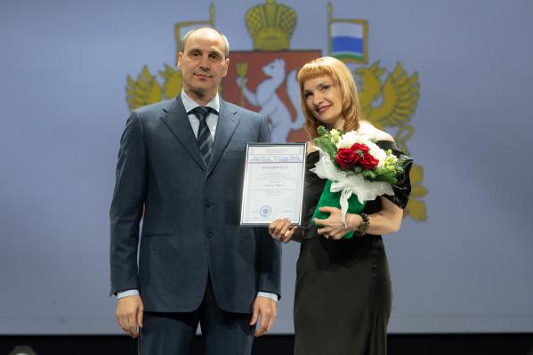 Более тысячи сотрудников «Россети Урал» получили награды в День энергетика - Фото 2