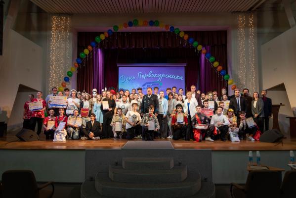 Год больших побед: Уральский государственный университет путей сообщения подводит итоги  - Фото 2