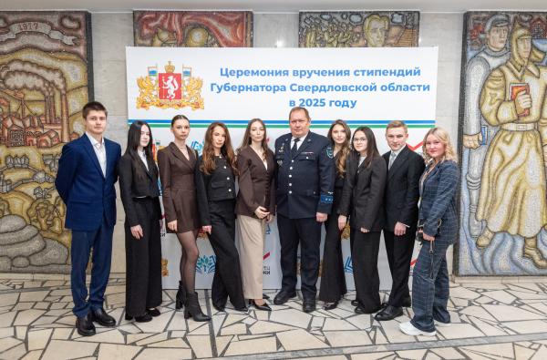 Год больших побед: Уральский государственный университет путей сообщения подводит итоги  - Фото 7