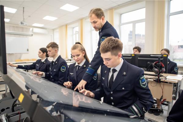 Год больших побед: Уральский государственный университет путей сообщения подводит итоги  - Фото 12