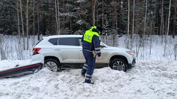 Под Нижним Тагилом в ДТП с участием трех автомобилей пострадали три человека - Фото 2