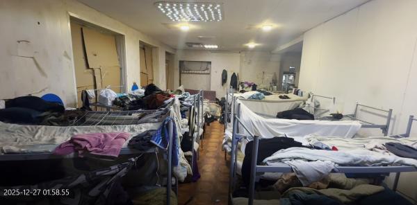 В Екатеринбурге на хладокомбинате полицейские задержали более 80 мигрантов - Фото 6