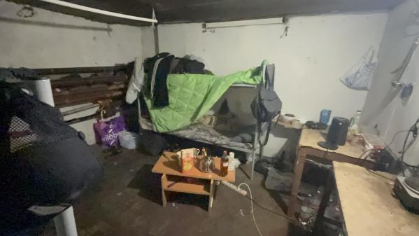 В Екатеринбурге на хладокомбинате полицейские задержали более 80 мигрантов - Фото 8