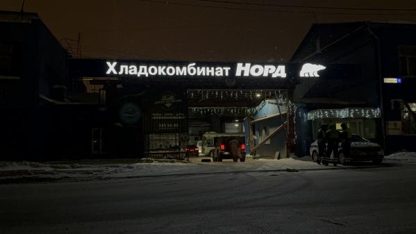 В Екатеринбурге на хладокомбинате полицейские задержали более 80 мигрантов - Фото 2