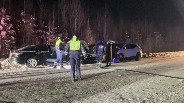 Под Ивделем 70-летний мужчина на Toyota остановился помочь другому водителю и погиб в ДТП - Фото 2