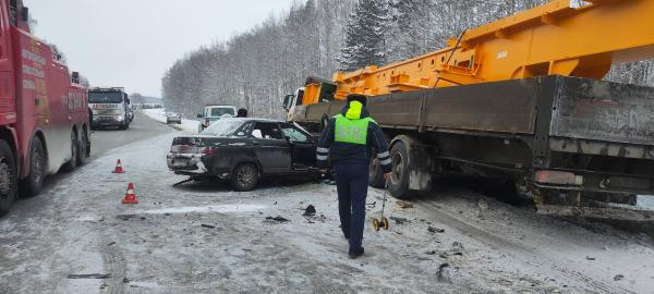 На Тюменском тракте, залетев под грузовик, погиб водитель «десятки»  - Фото 2