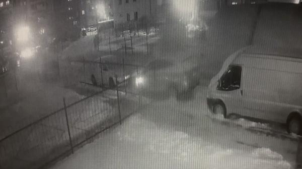 В Екатеринбурге 20-летняя девушка по указанию мошенников подожгла чужую машину  - Фото 2