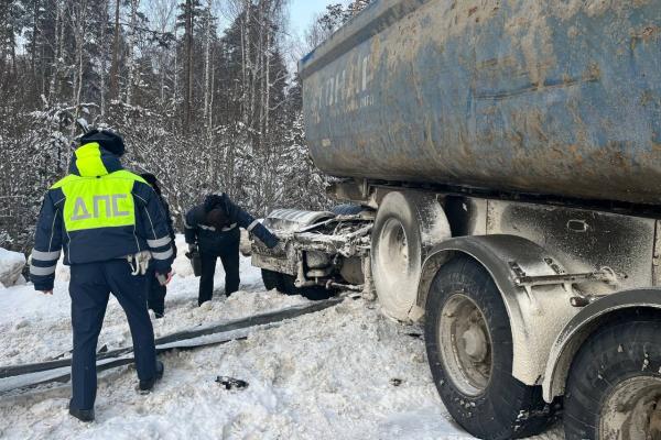 Автоледи погибла в страшном ДТП на заснеженном ЕКАДе - Фото 2