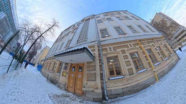 В Екатеринбурге начали ремонтировать главный учебный корпус ЕГТИ на Вайнера - Фото 2