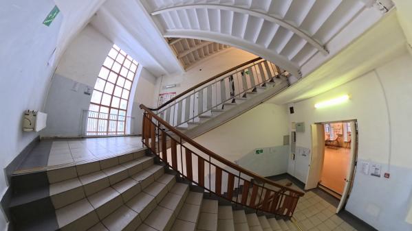 В Екатеринбурге начали ремонтировать главный учебный корпус ЕГТИ на Вайнера - Фото 3