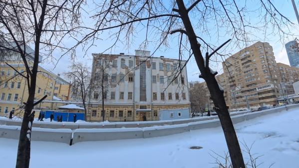 В Екатеринбурге начали ремонтировать главный учебный корпус ЕГТИ на Вайнера - Фото 4