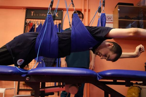 Челябинский хоккеист, которому помог Фонд святой Екатерины восстановиться после тяжелой травмы, мечтает вернуться в спорт - Фото 3