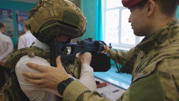 В школе свердловской деревни Гора почтили память погибшего контрразведчика - Фото 3