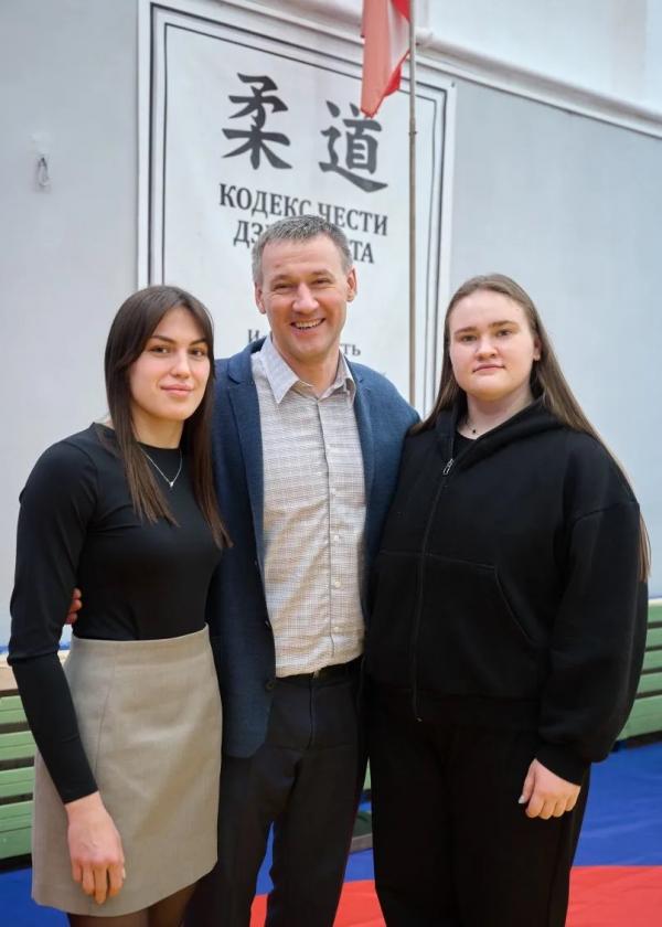 В поселке Верх-Нейвинский открылся обновленный зал для занятий борьбой - Фото 2