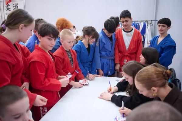 В поселке Верх-Нейвинский открылся обновленный зал для занятий борьбой - Фото 5