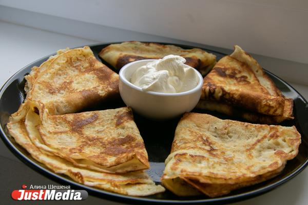 Блины для нищих и супружеские покатушки с горки: как праздновали Масленицу на Урале? - Фото 7